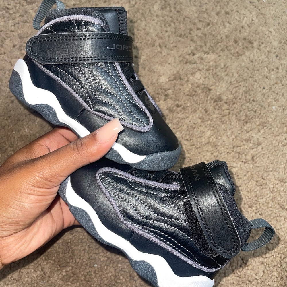 Jordan’s🖤🩶🤍